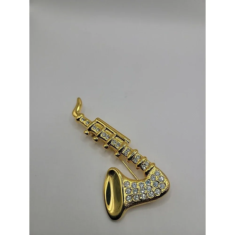 Vintage‎ Gold Tone Rhinestone Saxophone Brooch Pin Music Jazz Band Instrument